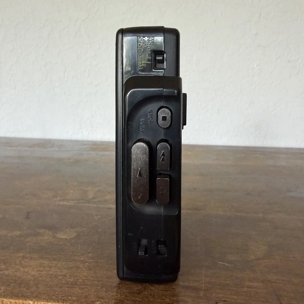 Vintage Sony Walkman WM-F2065 AM/FM Player - TURNS ON Radio Works Untested Tape